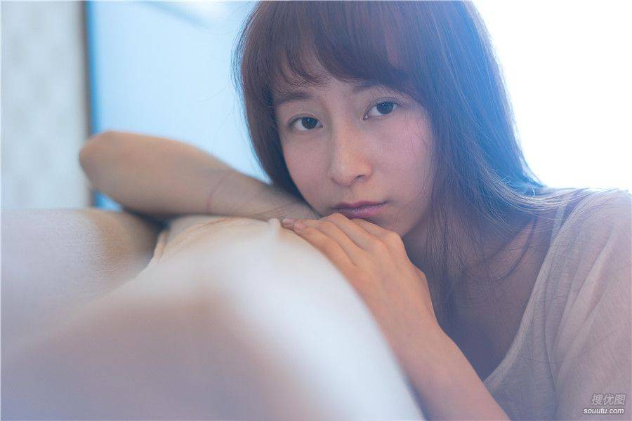 清纯长发美女私房高清近照第4张图片