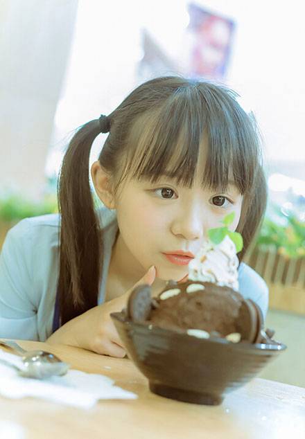 日系双马尾吃货萝莉日常写真集（13）