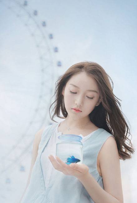 甜美养眼美女户外清新图片写真（4）