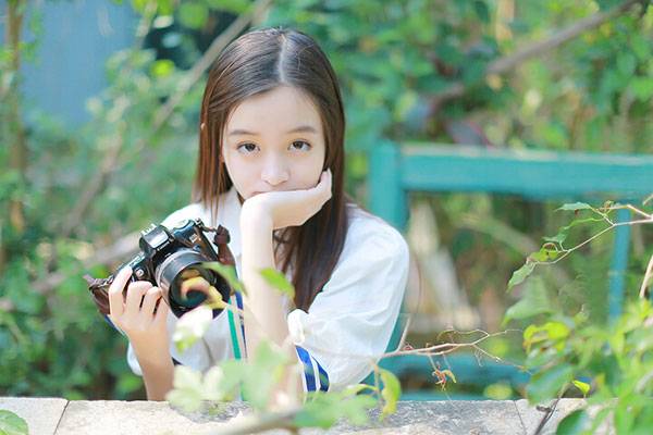 白皙素颜少女户外小清新写真（3）