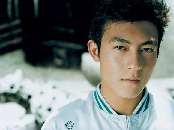 陈冠希传记纪录片《触手可及》三部合集