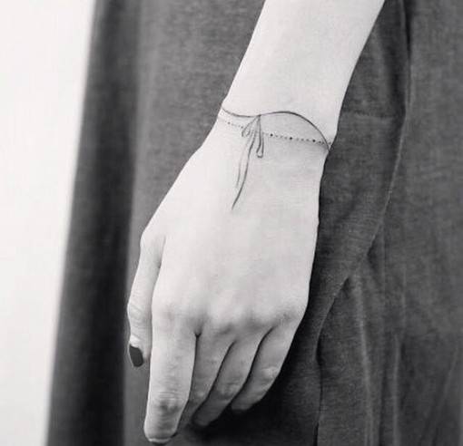 适合年轻人纹在手腕胳膊处的唯美文艺系纹身图案