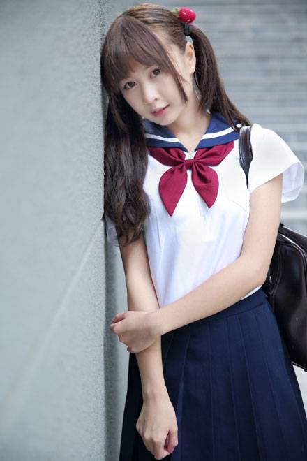 甜美双马尾美女日系制服图片写真（8）