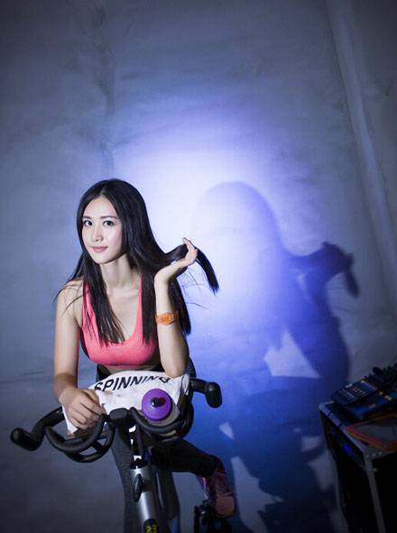 最美小学老师唐丁丁走红美图赏（15）