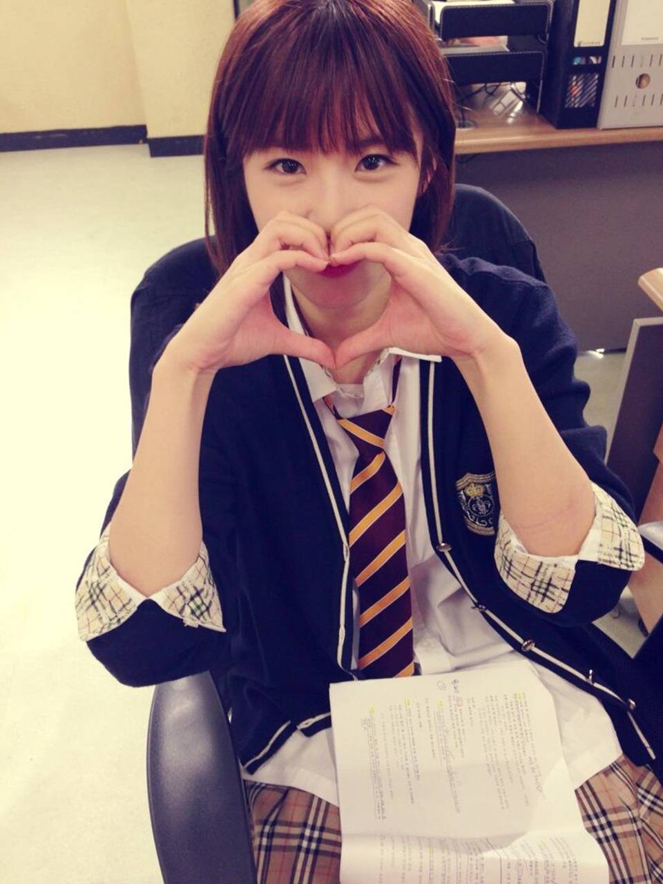 韩国超萌学生妹子自拍照第4张图片