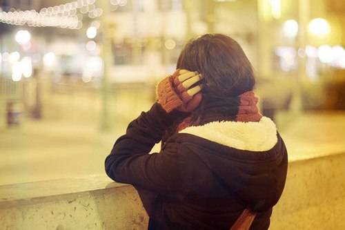 一个孤单背影的唯美文艺风女生街拍摄影