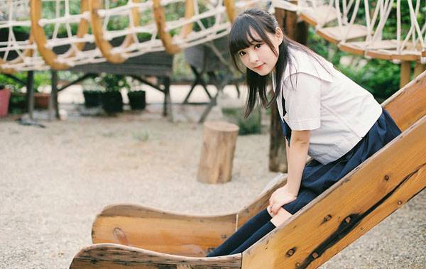 大眼清纯少女日系制服写真（15）