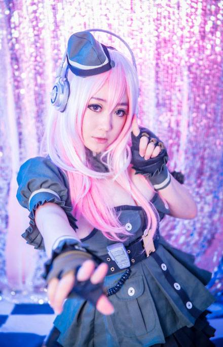 巨乳美少女索尼子军装COS（2）