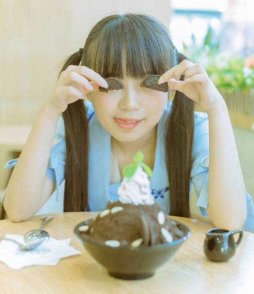 日系双马尾吃货萝莉日常写真集（14）