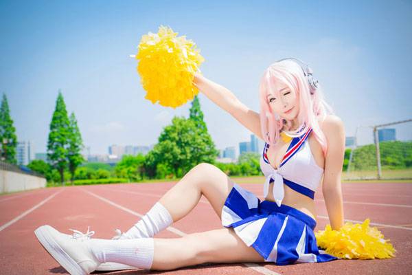 巨乳萌妹超级索尼子啦啦操装COS（1）