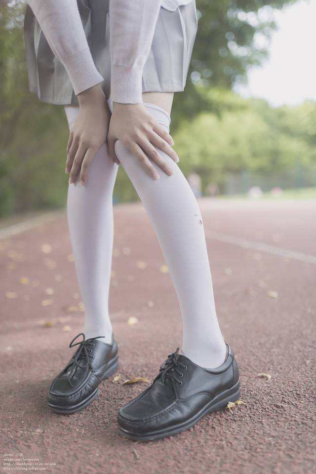 白色高筒袜