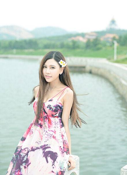 嫩模milk楚楚海边日系清新写真（14）