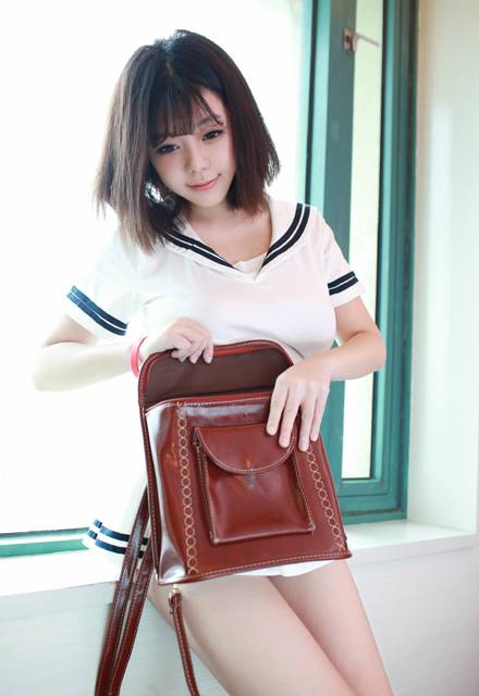 G奶嫩模刘飞儿室内水手服最新写真（10）