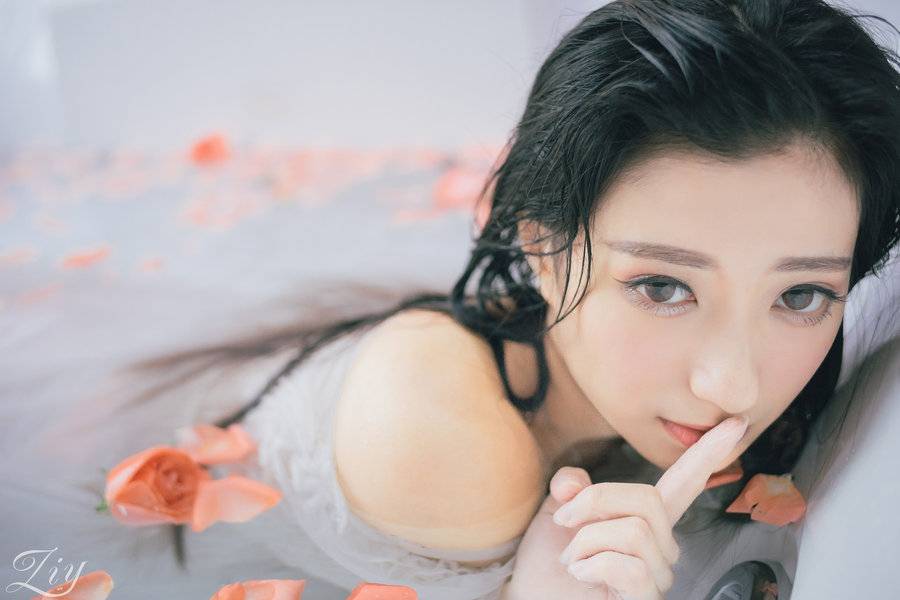 美丽自信的女子，第9张