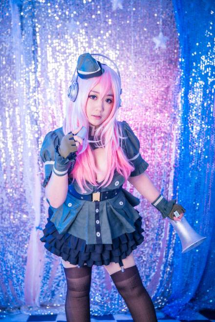 巨乳美少女索尼子军装COS（4）
