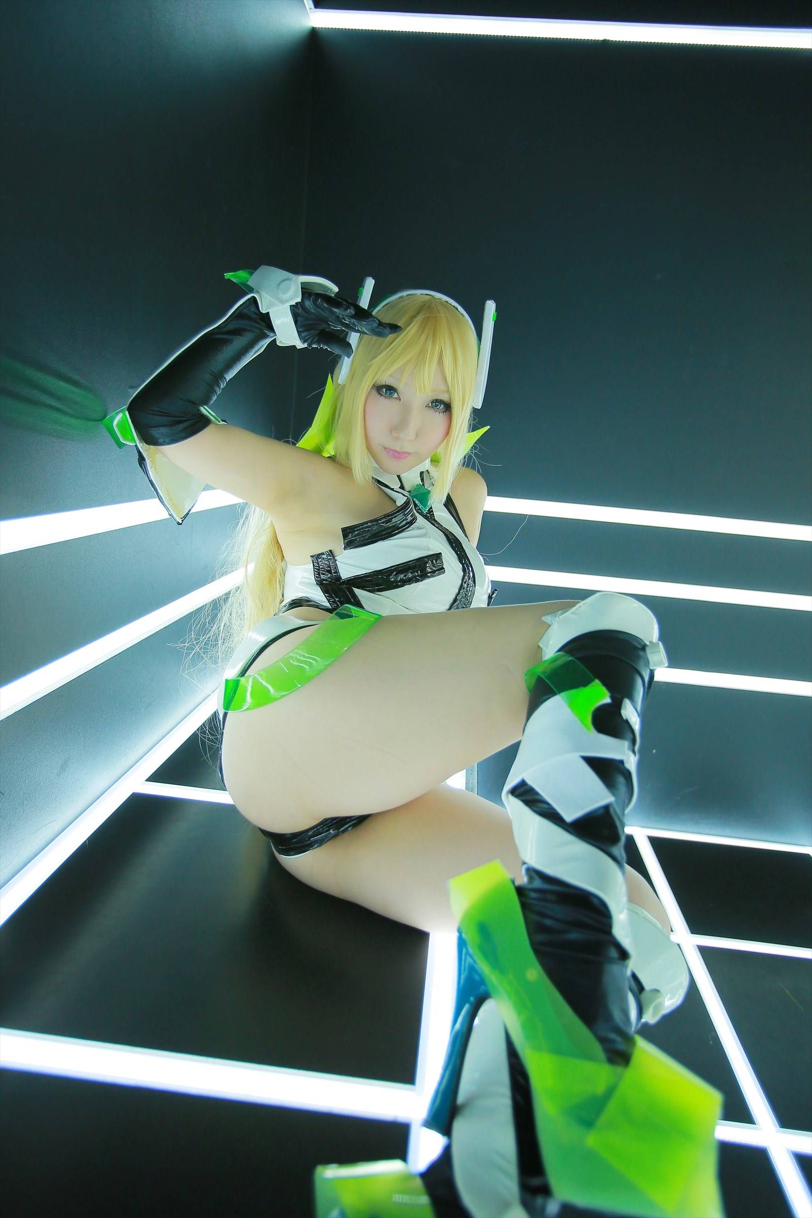 绝对领域二次元少女战士02