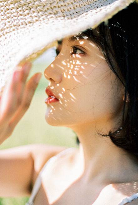 日系短发美女户外草原写真（3）