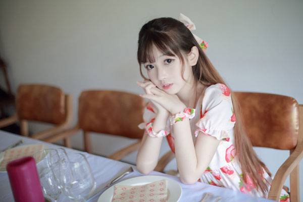 日系甜美少女咖啡馆写真图片写真（15）