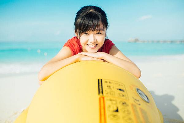 小清新美女宋伊人海边活力写真（3）