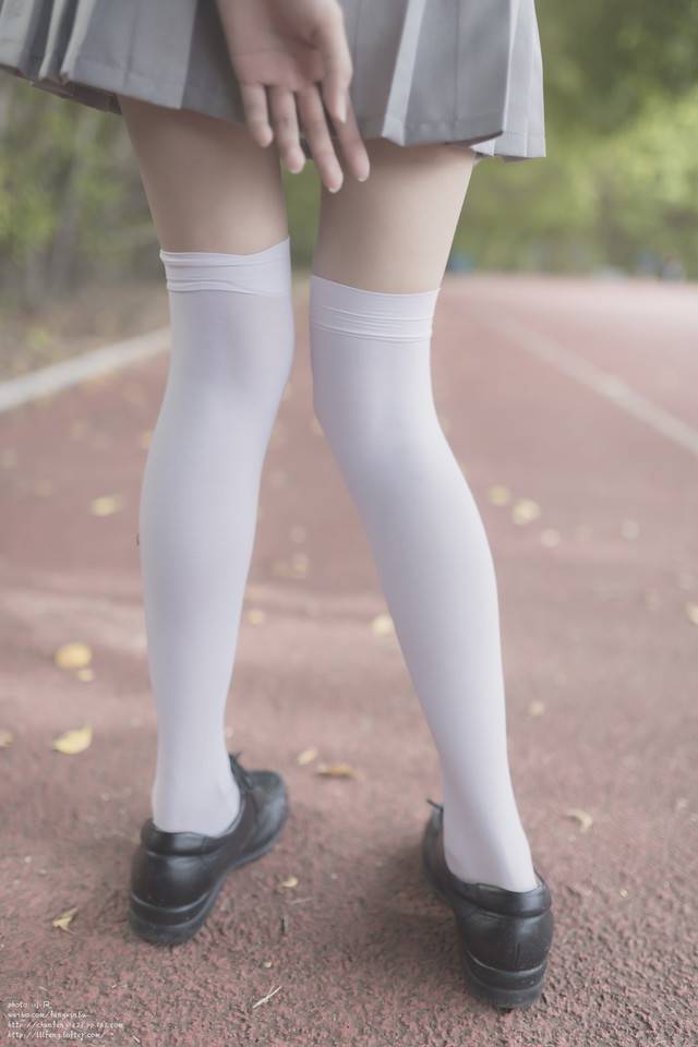 白色高筒袜