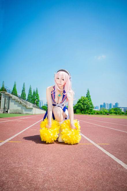 巨乳萌妹超级索尼子啦啦操装COS（6）