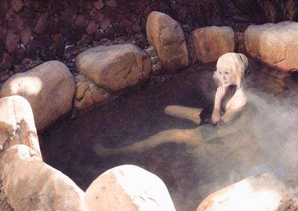 saber泳装cosplay04