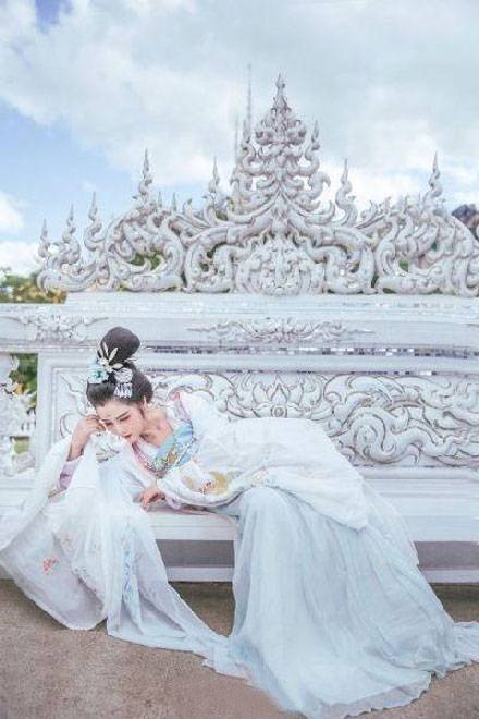 中国女孩白庙写真走红泰国（2）