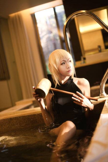 《fate》黑化saber水着性感cosplay（3）
