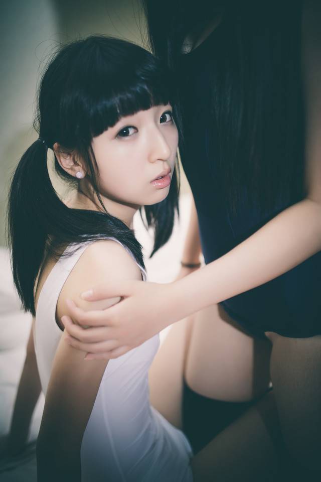 双生姐妹花福利写真：白丝VS黑丝[29P]