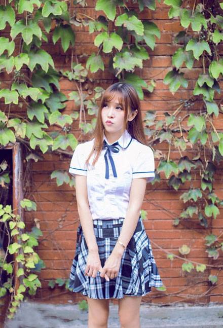 嫩模张优制服校园清新写真（13）