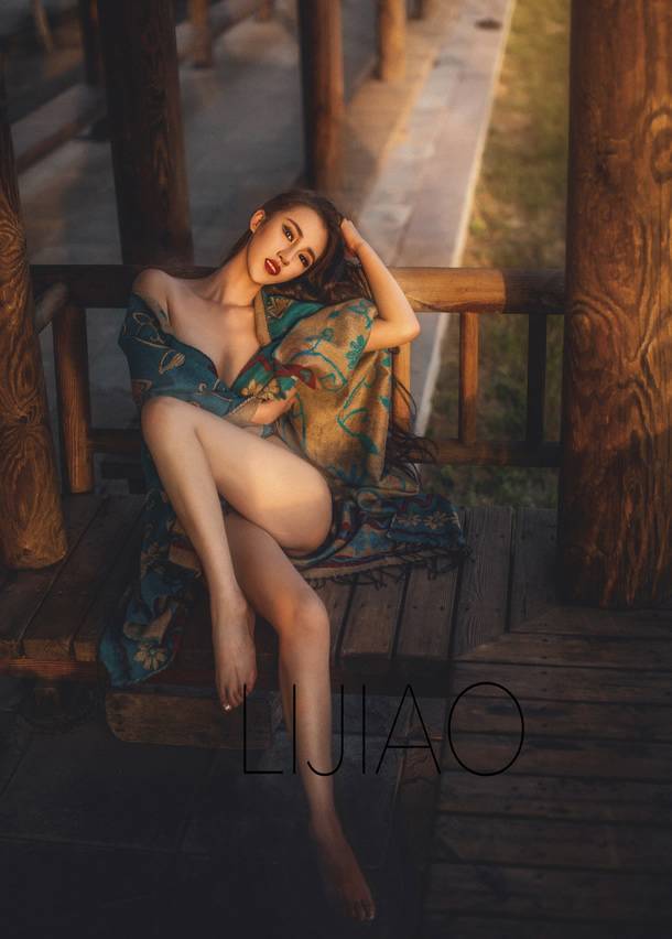 浴巾模特，第1张