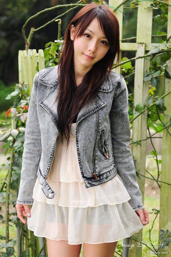 小清纯女生的休闲时光第6张图片