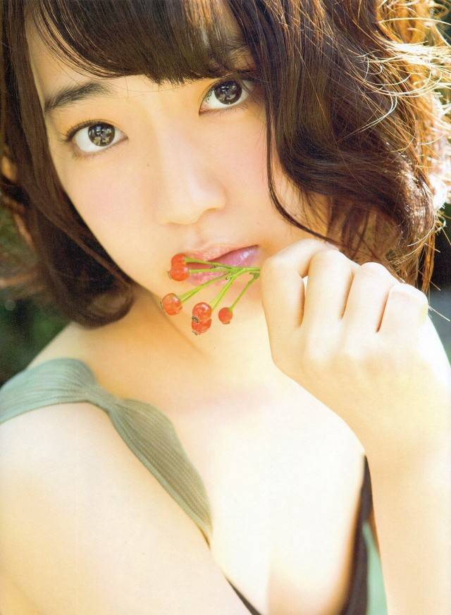 宫脇咲良《blt graph Vol.4》扫图：清纯派的养眼少女[16P]