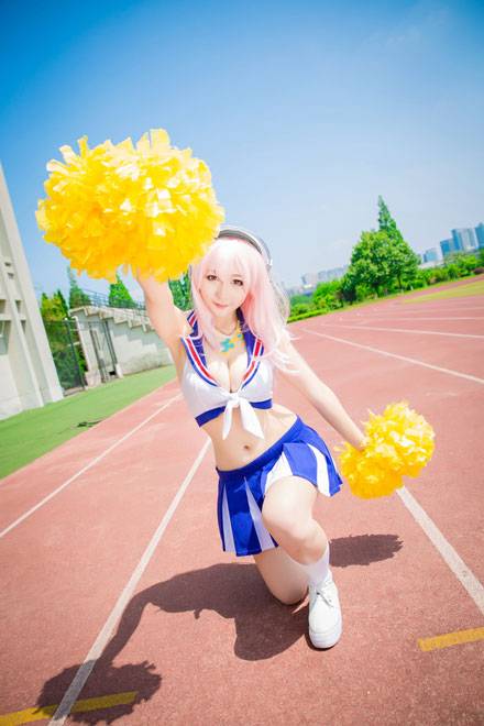 巨乳萌妹超级索尼子啦啦操装COS（5）