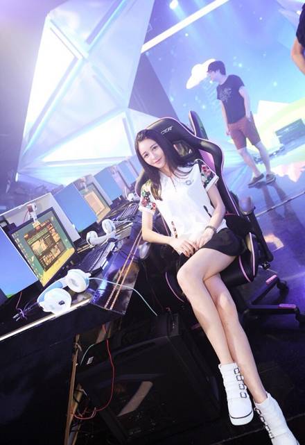 电竞第一女神孙妍协写真图片写真集（2）