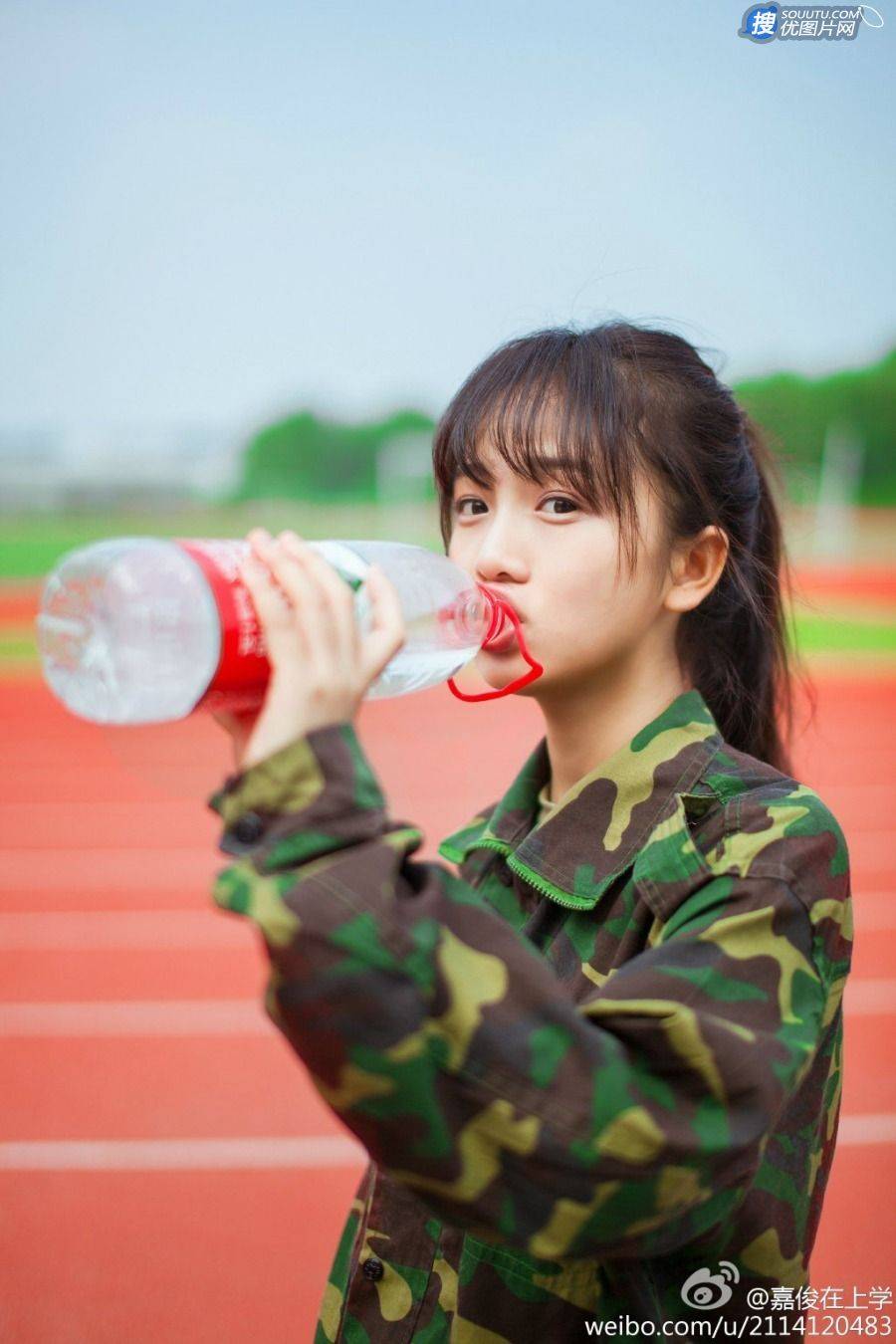 军训清纯女神 身穿迷彩服可爱高清图片第7张图片