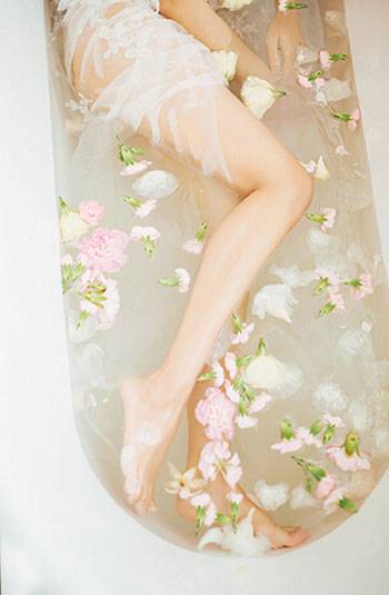 红唇美女浴缸湿身诱惑唯美写真图片写真（9）