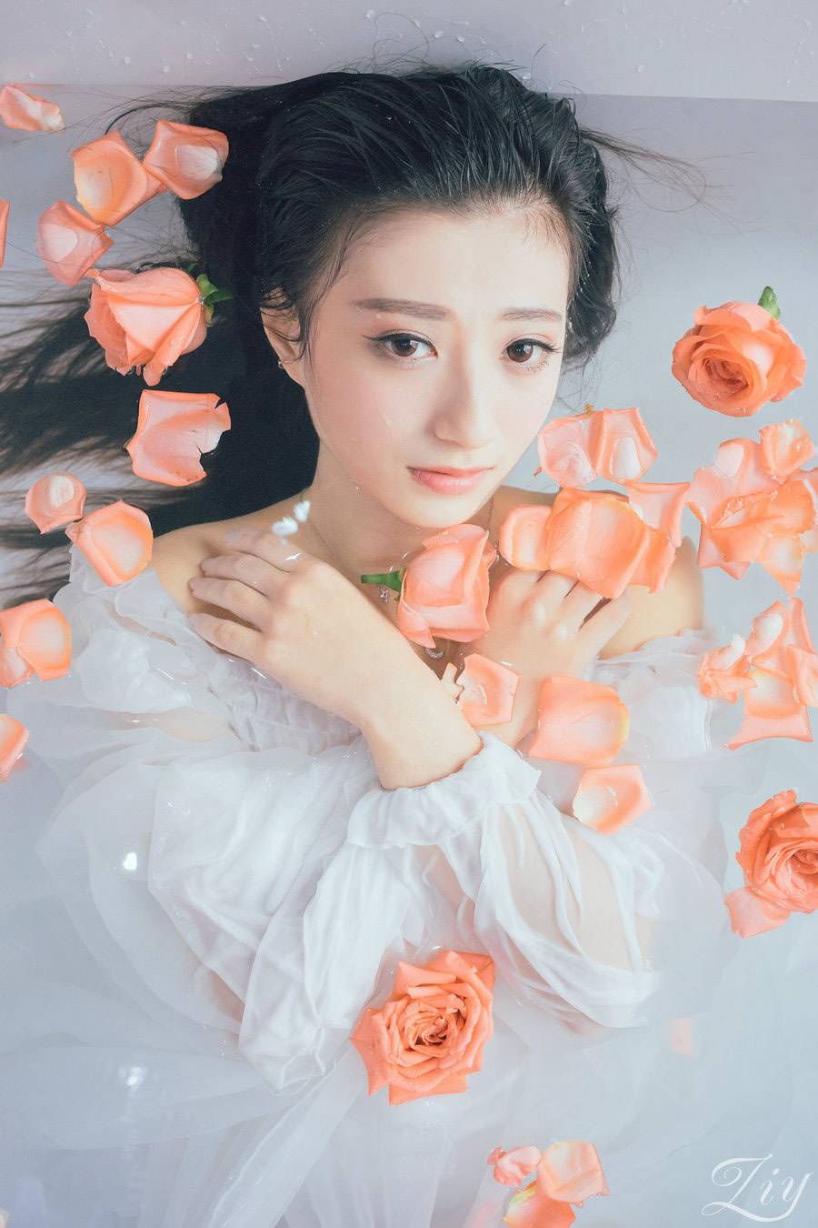 美丽自信的女子，第6张