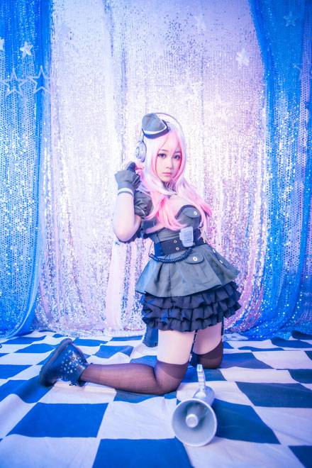 巨乳美少女索尼子军装COS（9）