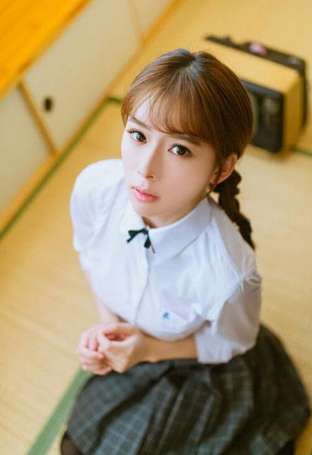 日系制服美女室内写真（14）