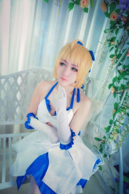 《Fate》Saber蓝百合白丝礼服Cos（3）