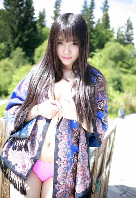 甜美嫩模夏瑶baby户外爆乳写真图片写真（2）