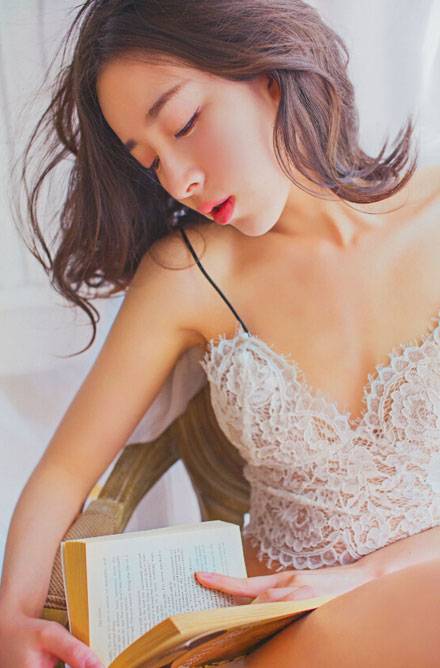 气质养眼美女私房内衣写真图片写真（3）