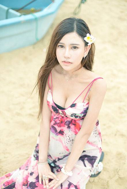 嫩模milk楚楚海边日系清新写真（15）