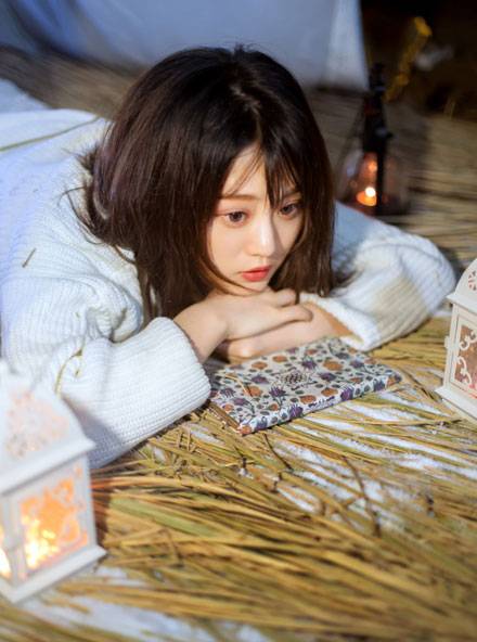 日系养眼美女夜晚图片写真（8）