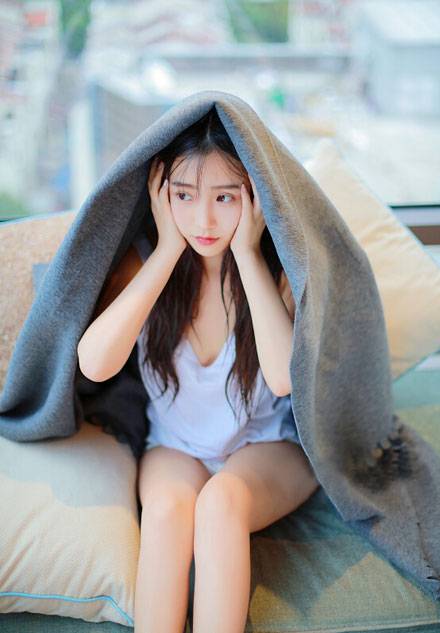 清纯素颜美女室内写真（3）