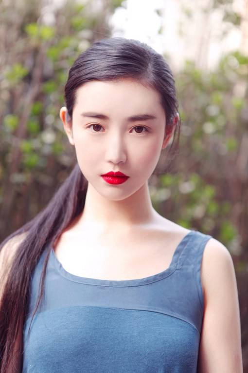 小清新美女张辛苑的意境写真图片