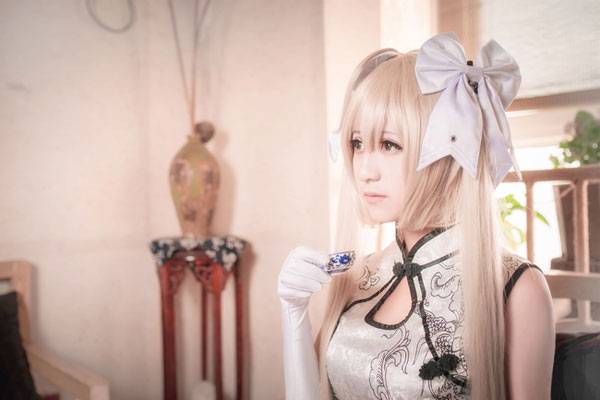清纯软妹春日野穹白丝旗袍COS（12）
