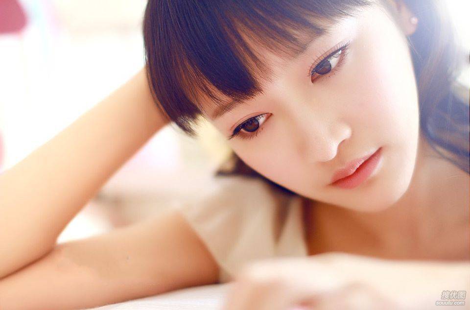 齐刘海清纯美女图片-刘海妹子闺房的秘密第7张图片