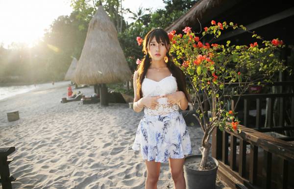 嫩模Milk楚楚沙滩双马尾甜美写真（7）